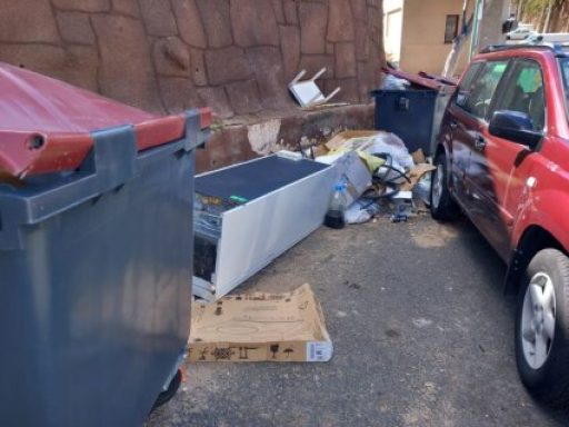 Jimena Delgado advierte que sin personal y con los grandes contratos en nulidad la ciudad seguirá siendo “irremediablemente” una de las más sucias de España