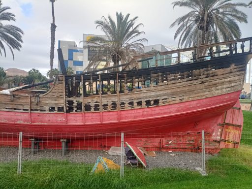 El PP reclama al Grupo de Gobierno que remodele la carabela La Niña III tras el incendio de hace un año