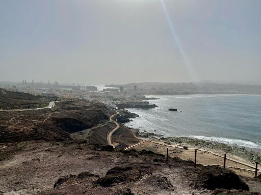 Jimena Delgado: “La falta de interés de Carolina Darias convierte el paraíso natural de El Confital en un macro botellón”