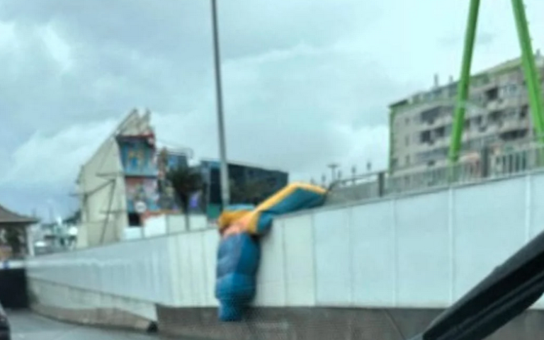 El PP solicita una revisión de las atracciones de la feria del Carnaval situadas en la parcela de El Refugio tras la caída de un hinchable a la GC-1