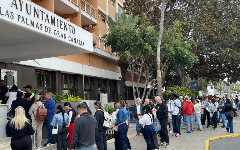 El PP denuncia que la regularización masiva de Sánchez está llevando al límite la atención ciudadana y los servicios sociales de la capital grancanariav